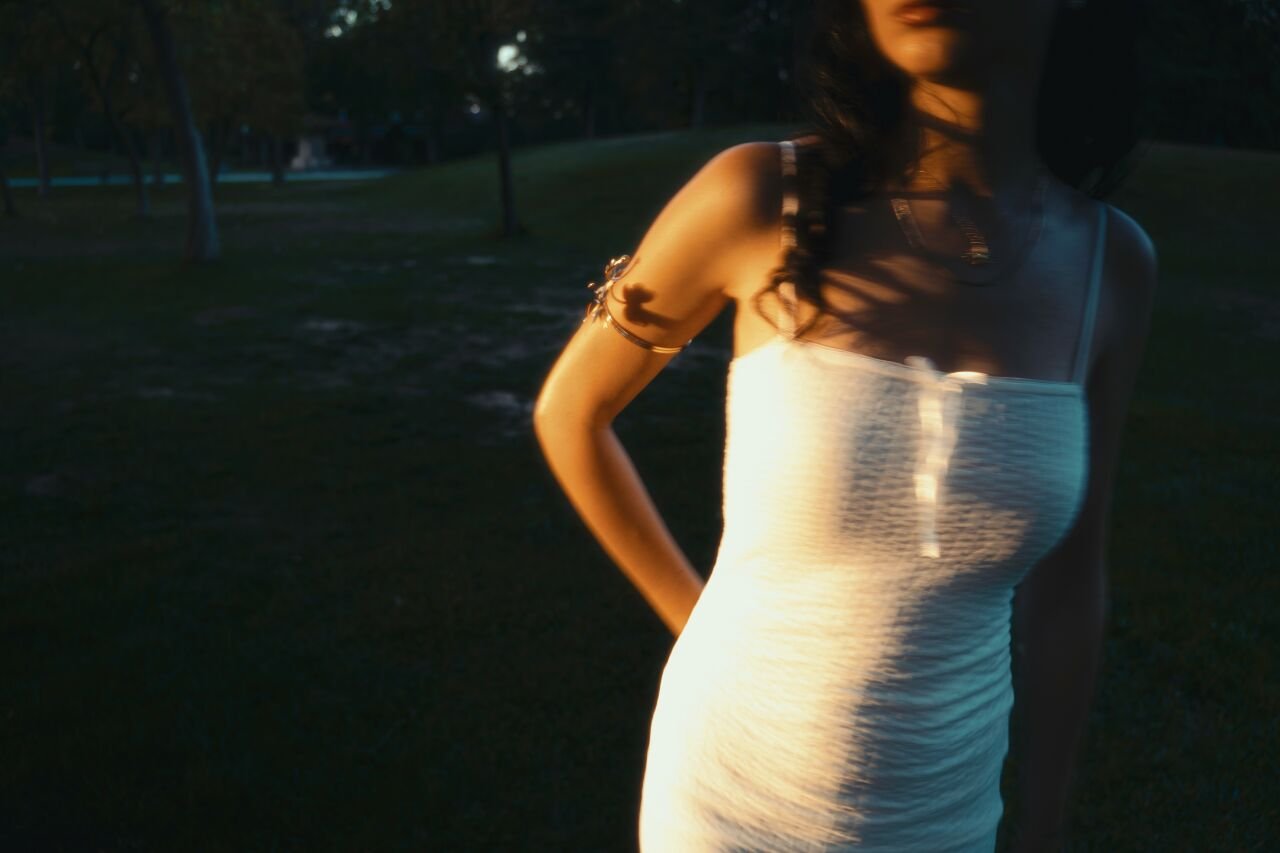 Manovam Arm Cuff Modelleriyle Kadın Modasında Yeni Zarafet