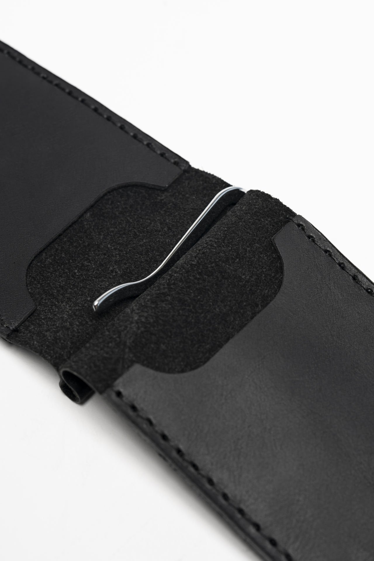 Siyah El Yapımı Deri Kartlık