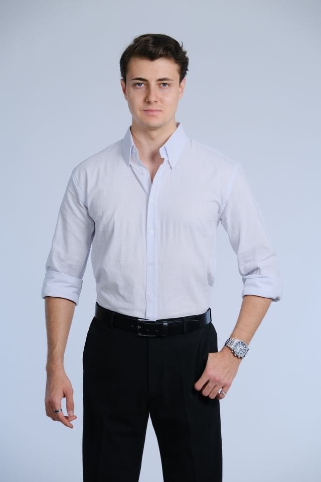 Beyaz Gömlek / Dik Yaka