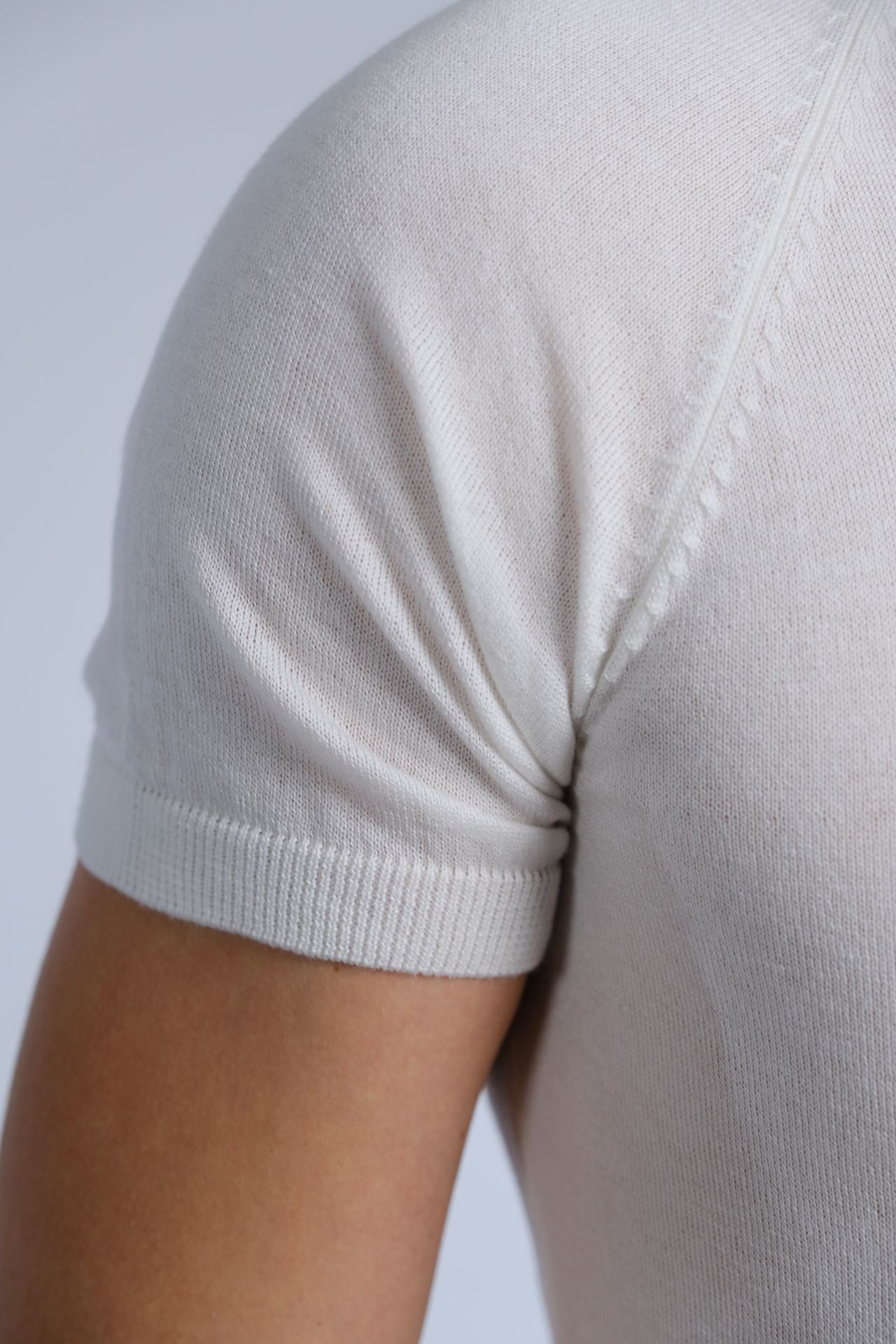 Beyaz Polo Yaka Triko Tişört