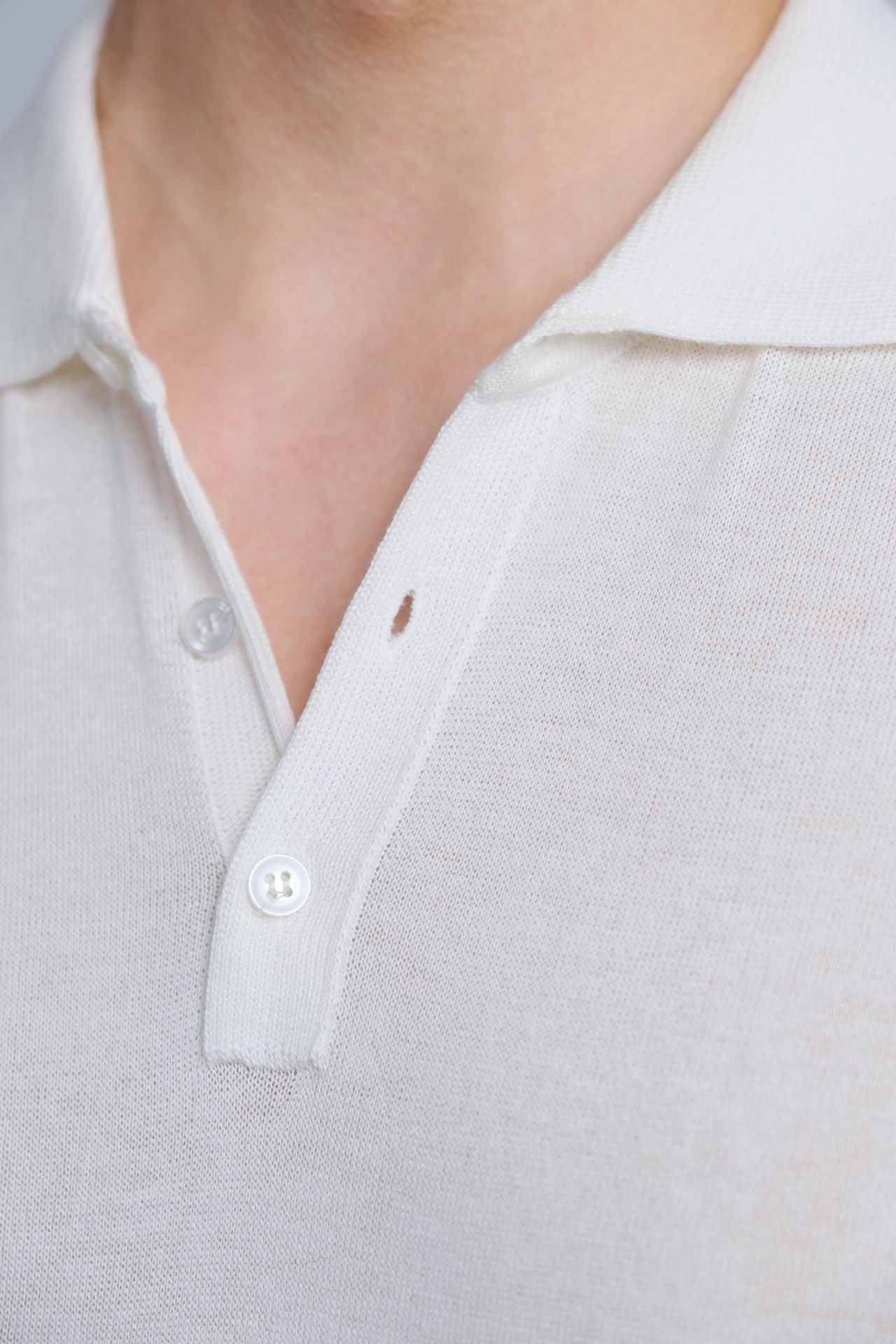 Beyaz Polo Yaka Triko Tişört