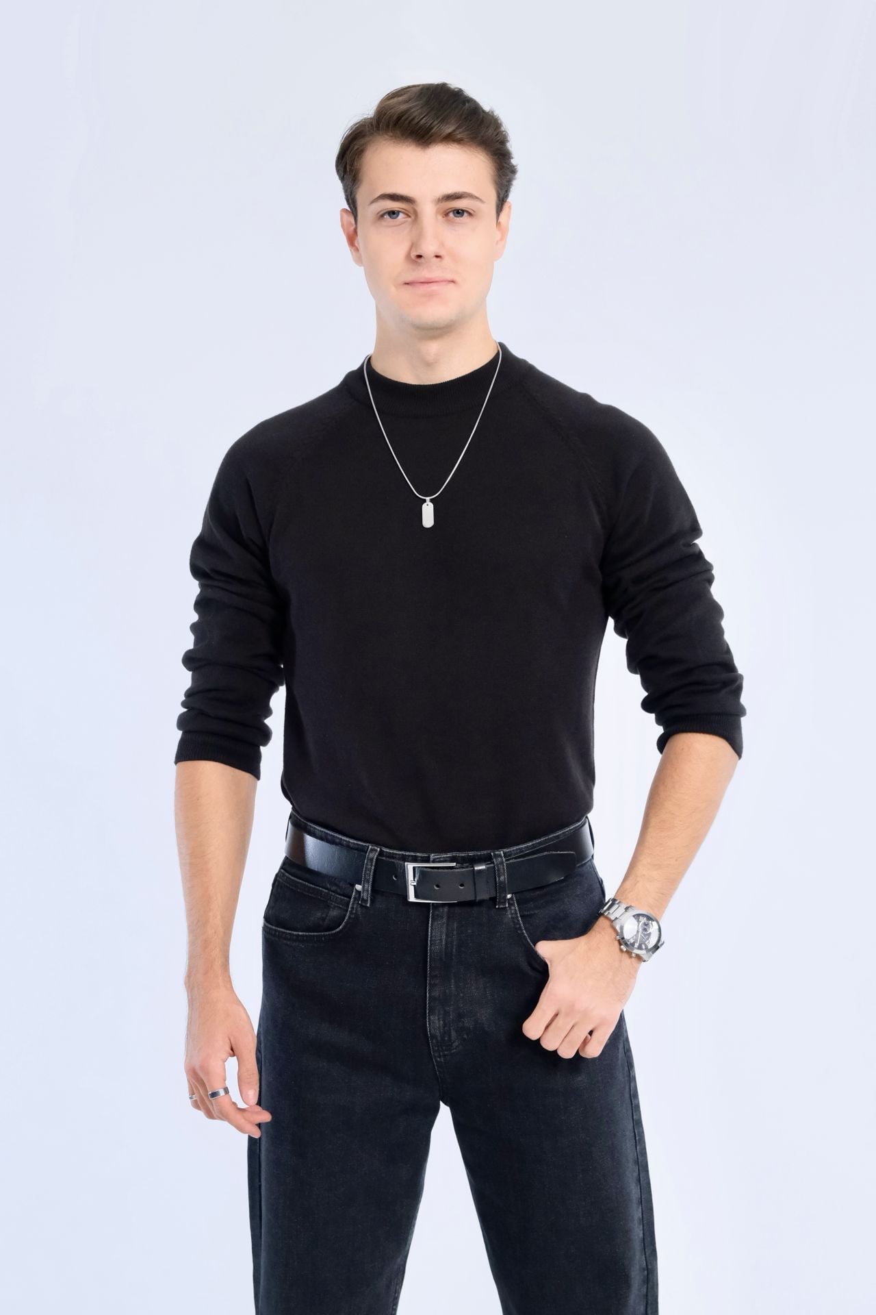 Çeyrek Boğazlı Siyah Triko