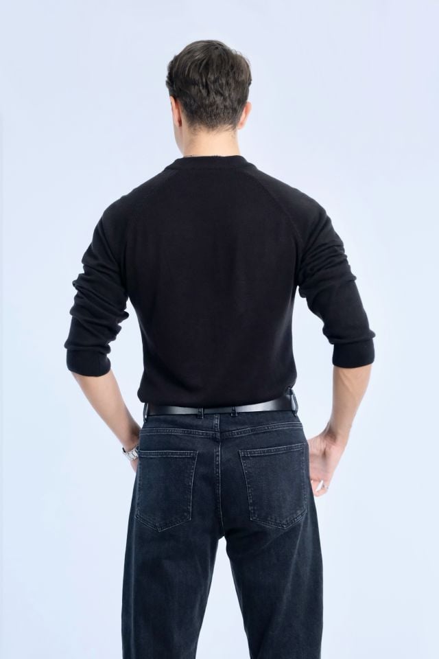 Çeyrek Boğazlı Siyah Triko