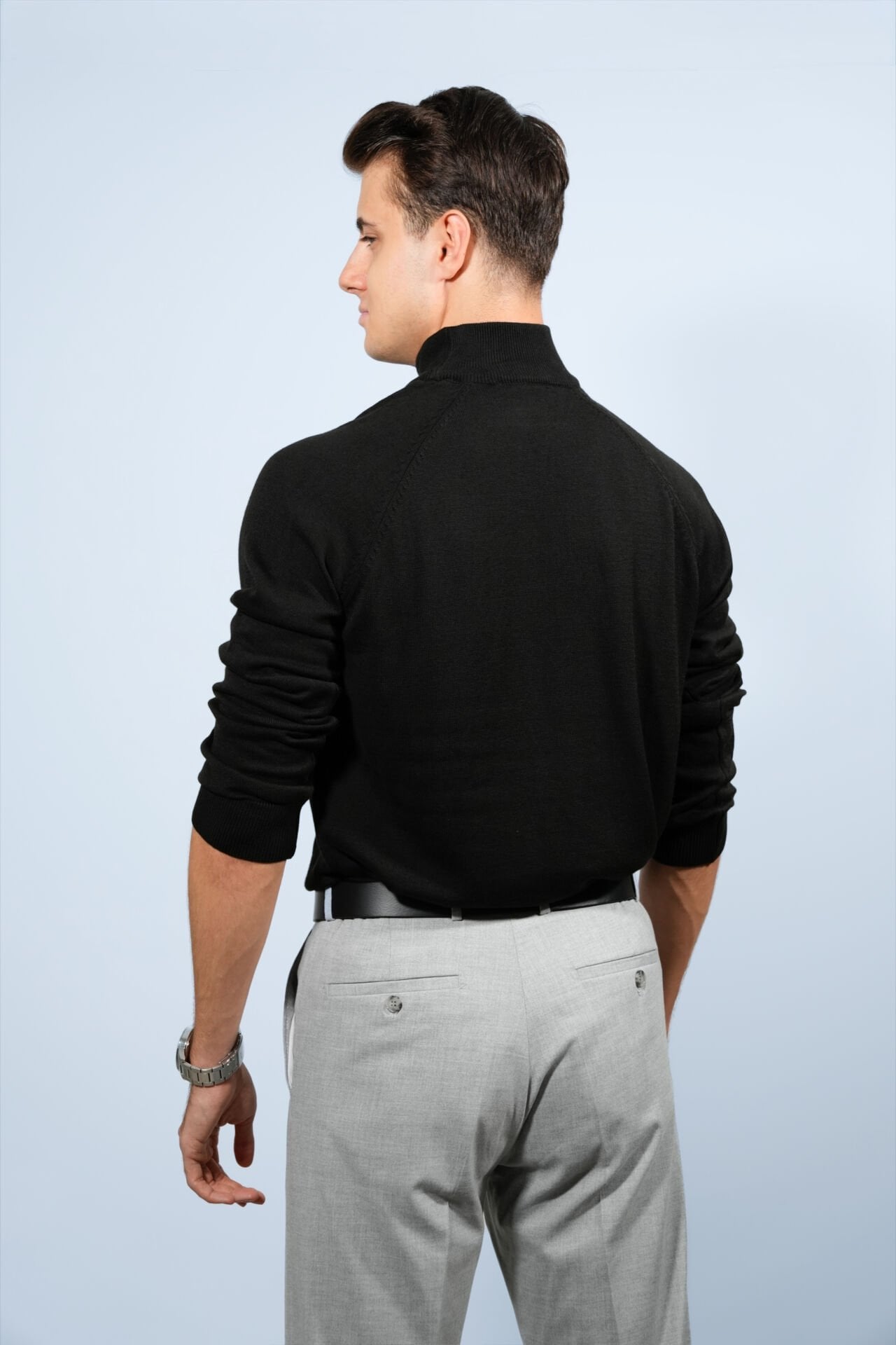 Siyah Yarım Boğazlı Triko