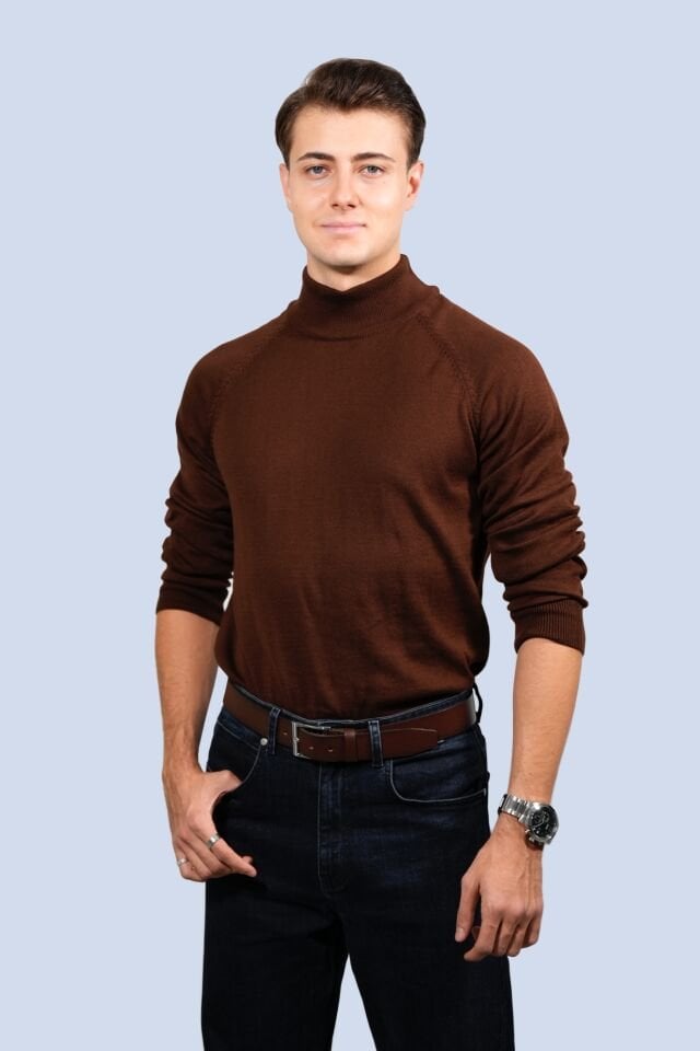 Kahverengi Yarım Boğazlı Triko