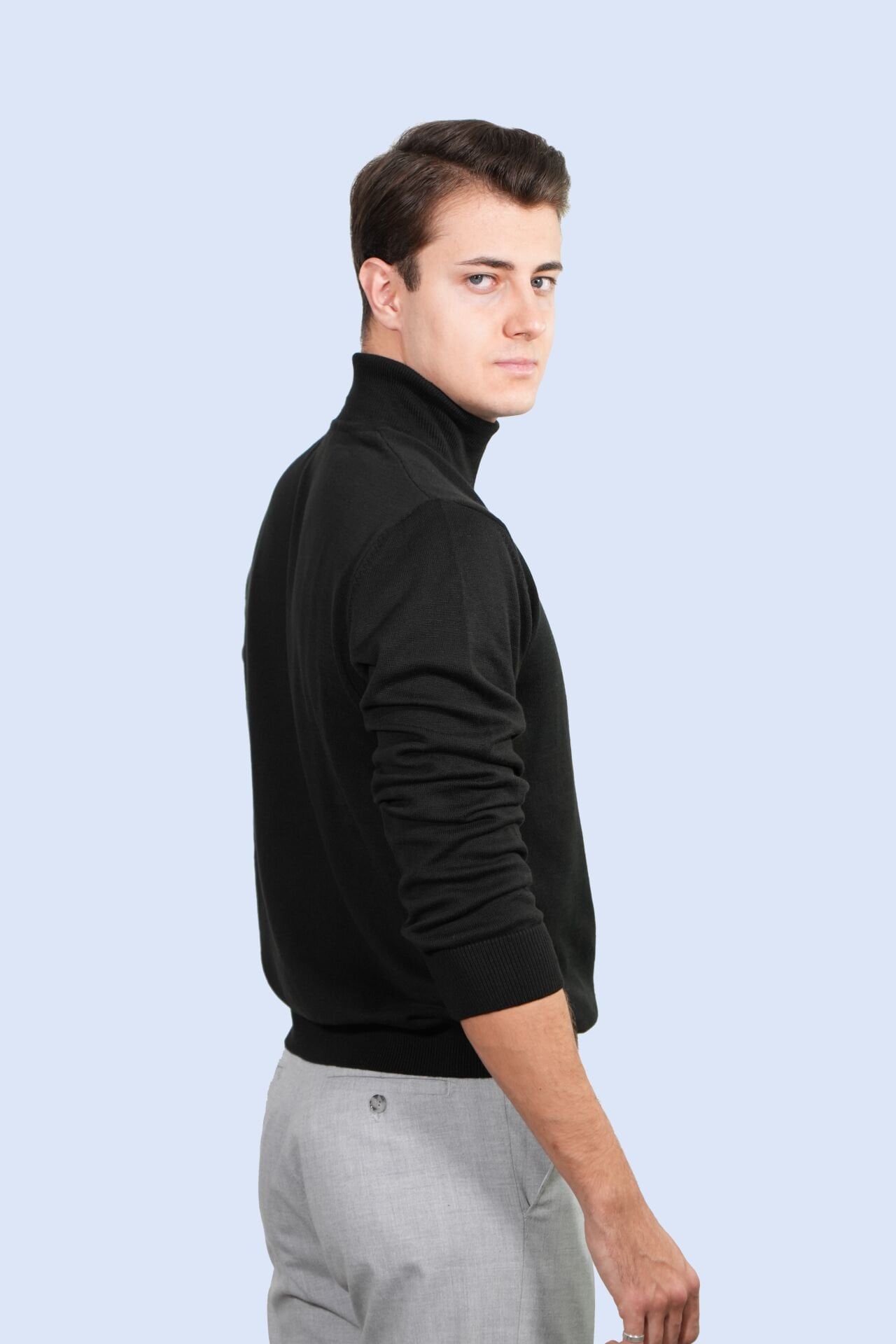 Siyah Tam Boğazlı Triko