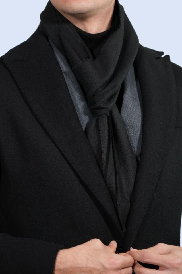 Siyah Yün Tuşeli Viskon Atkı